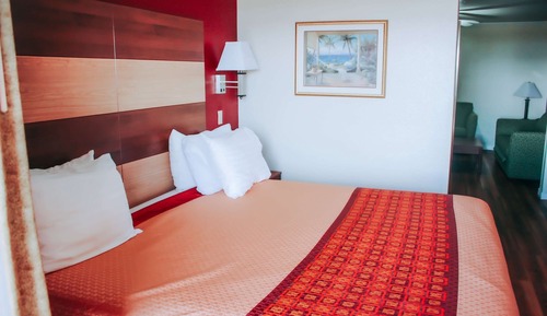 Suite, 1 King-Bett, Nichtraucher, Seeblick (No Pets)