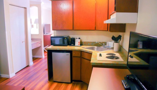 Suite, 1 King-Bett, Nichtraucher, Kochnische (No Pets)