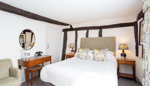 Traditional-Doppelzimmer