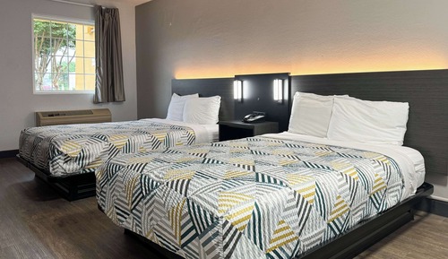 Standardzimmer, 2 Doppelbetten, Nichtraucher, Kühlschrank und Mikrowelle