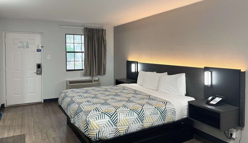 Standardzimmer, 1 King-Bett, Nichtraucher, Kühlschrank und Mikrowelle