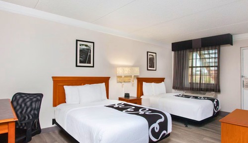 Zimmer, 2 Doppelbetten, barrierefrei, Nichtraucher (Mobility/Hearing Impaired Accessible)