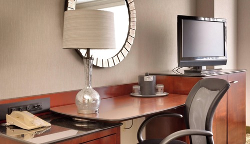 Zimmer, 2 Doppelbetten, Talblick