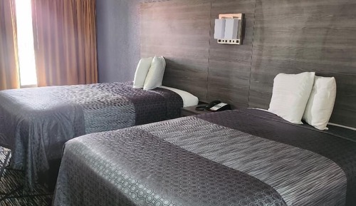 Zimmer, 2 Doppelbetten, Nichtraucher