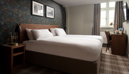 Standard-Doppel- oder -Zweibettzimmer