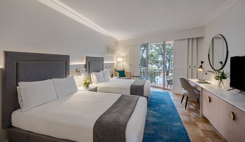 Classic-Zimmer, 2 Doppelbetten, Blick auf den Jachthafen