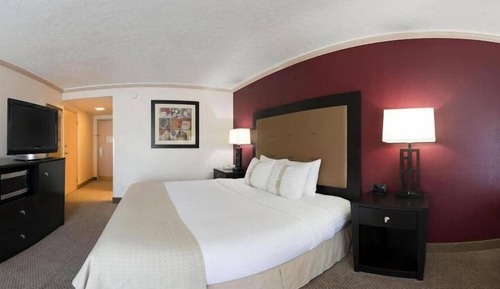 Premium-Zimmer, 1 King-Bett, barrierearme Badewanne (Communications)