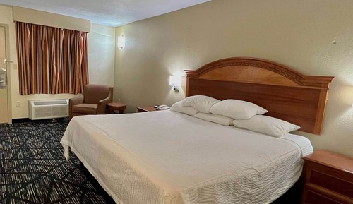 Suite, 1 King-Bett, barrierefrei, Nichtraucher (Mobility, Bathtub)