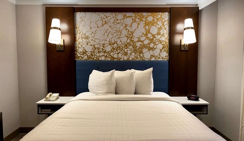 Standardzimmer, 1 Queen-Bett, Nichtraucher, Kühlschrank und Mikrowelle