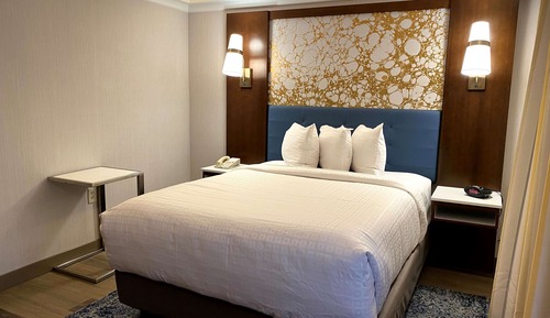 Standardzimmer, 1 Queen-Bett, Nichtraucher, Kühlschrank und Mikrowelle