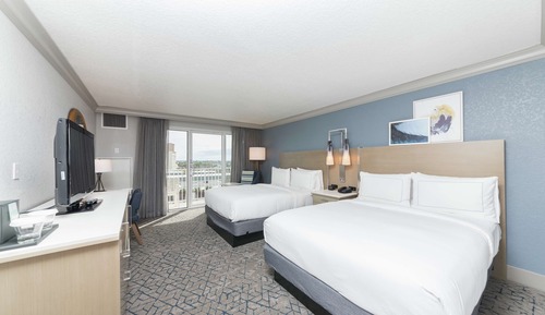 Zimmer, 2 Queen-Betten, barrierefrei, Balkon (Roll-in Shower, coastal view)