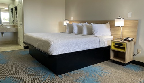 Zimmer, 1 King-Bett, barrierefrei, Nichtraucher (Mobility,Hearing,Tub w/Grab Bars)
