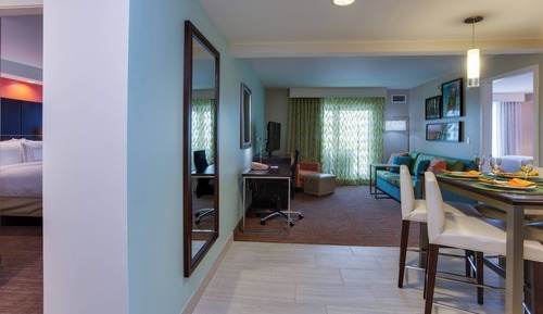 Suite, 2 Schlafzimmer, Nichtraucher, eingeschränkter Meerblick (Balcony)