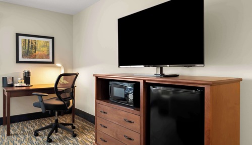 Standardzimmer, 1 King-Bett, barrierefrei, Kühlschrank und Mikrowelle (1st Floor)