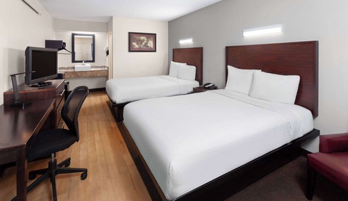 Zimmer, 2 Doppelbetten, Nichtraucher