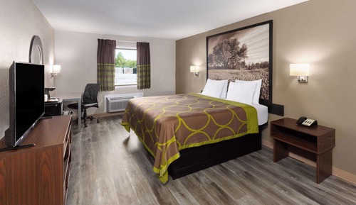 Zimmer, 1 King-Bett (Hearing, Mobility Roll-In Shower)