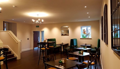 Comfort-Zimmer, 1 Doppelbett und Schlafsofa