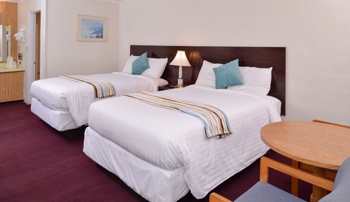 Doppelzimmer, Kühlschrank und Mikrowelle