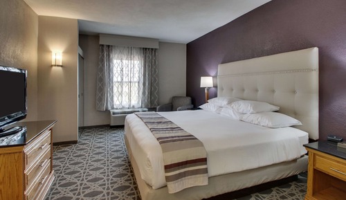 Suite, 1 King-Bett und Schlafsofa, Kühlschrank und Mikrowelle (Upper Floor, 2 Rooms, Sofabed)