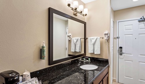 Standardzimmer, 1 King-Bett, Nichtraucher, Kühlschrank und Mikrowelle