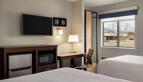 Zimmer, 2 Doppelbetten, Nichtraucher