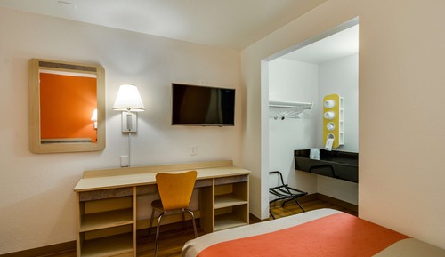 Premium-Zimmer, 1 Queen-Bett, Nichtraucher, Kühlschrank und Mikrowelle