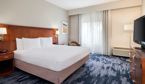 Suite, 1 Schlafzimmer (Mobility Accessible, Roll-In Shower)