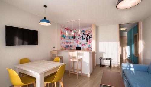 Familienapartment (4 Adults + 2 Children)