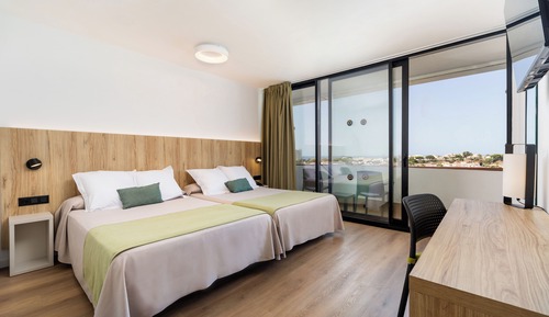 Doppelzimmer (2 adults)