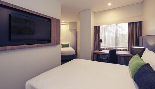 Superior Family Room, 1 Queen Bed and 2 Twin Beds