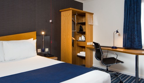 Standardzimmer (with Free Hot Breakfast)
