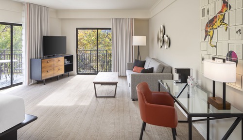 Signature-Studiosuite (Creekside)