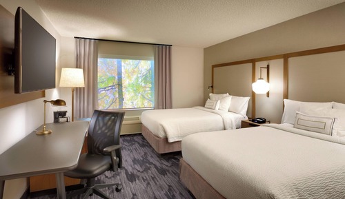 Zimmer, 2 Doppelbetten