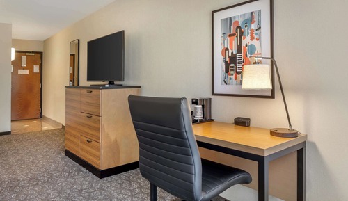 Deluxe-Zimmer, 1 King-Bett und Schlafsofa, Kühlschrank und Mikrowelle