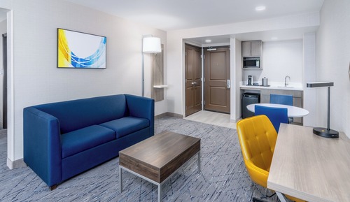 Suite, 1 King-Bett (Bath Shower Combination)