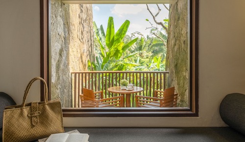 Impressive Forest Corner Suite King Bed