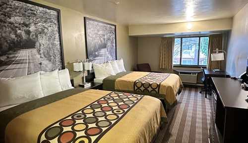 Zimmer, 2 Queen-Betten, Nichtraucher (Pet Friendly)