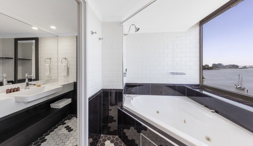 Suite, Whirlpool, Flussblick