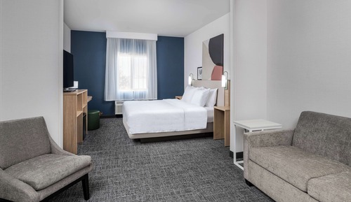 Zimmer, 1 King-Bett und Schlafsofa, barrierefrei
