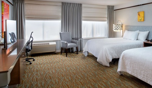 Zimmer, 2 Queen-Betten (Drinks & Snacks)