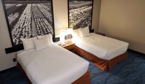 Zimmer, 2 Doppelbetten, Nichtraucher