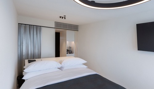 Zonar Spacebath Room