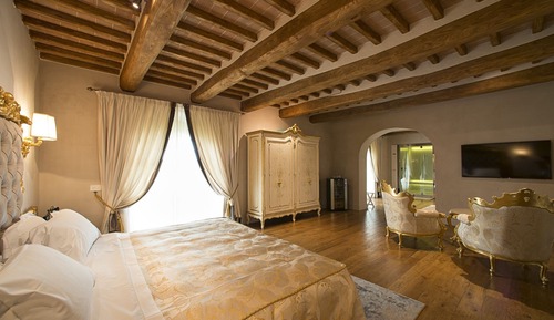 Exclusive-Suite