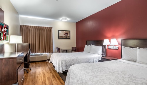 Standardzimmer, 2 Doppelbetten, barrierefrei (Roll-In Shower, Smoke Free)