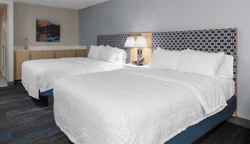 Zimmer, 2 Doppelbetten