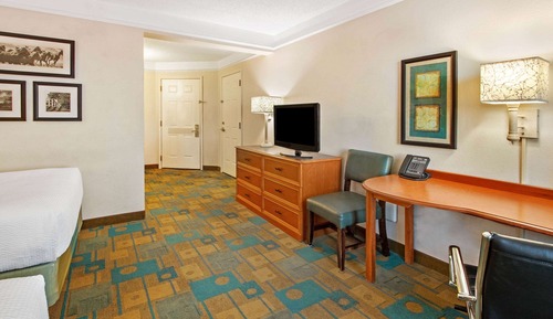 Zimmer, 2 Doppelbetten, barrierefrei, Nichtraucher (Mobility/Hearing Impaired Accessible)