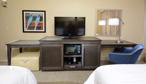 Zimmer, 2 Queen-Betten, Nichtraucher, Kühlschrank und Mikrowelle