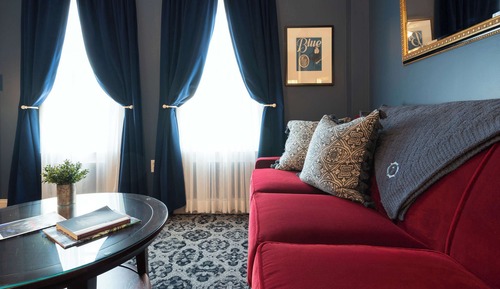 Superior-Zimmer (King with Sofa Bed)