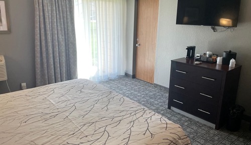 Zimmer, 1 King-Bett, barrierearme Badewanne