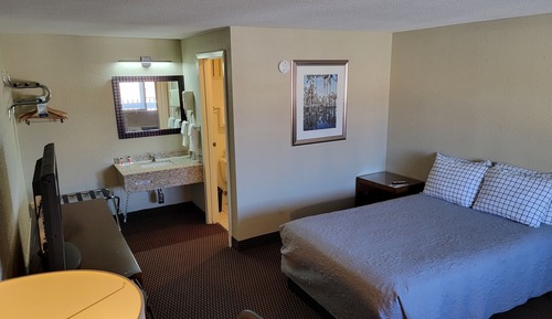 Standardzimmer, 1 Queen-Bett (2nd Floor Only)